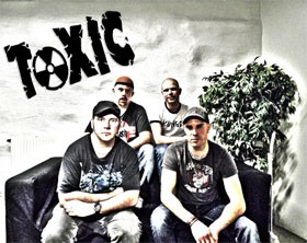 toxic gruppbild